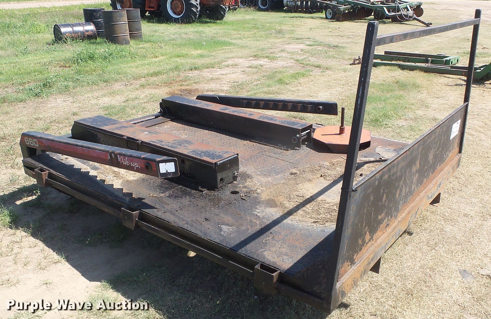 DewEze 660 hydraulic bale bed in Spearville, KS Item DD0387 sold