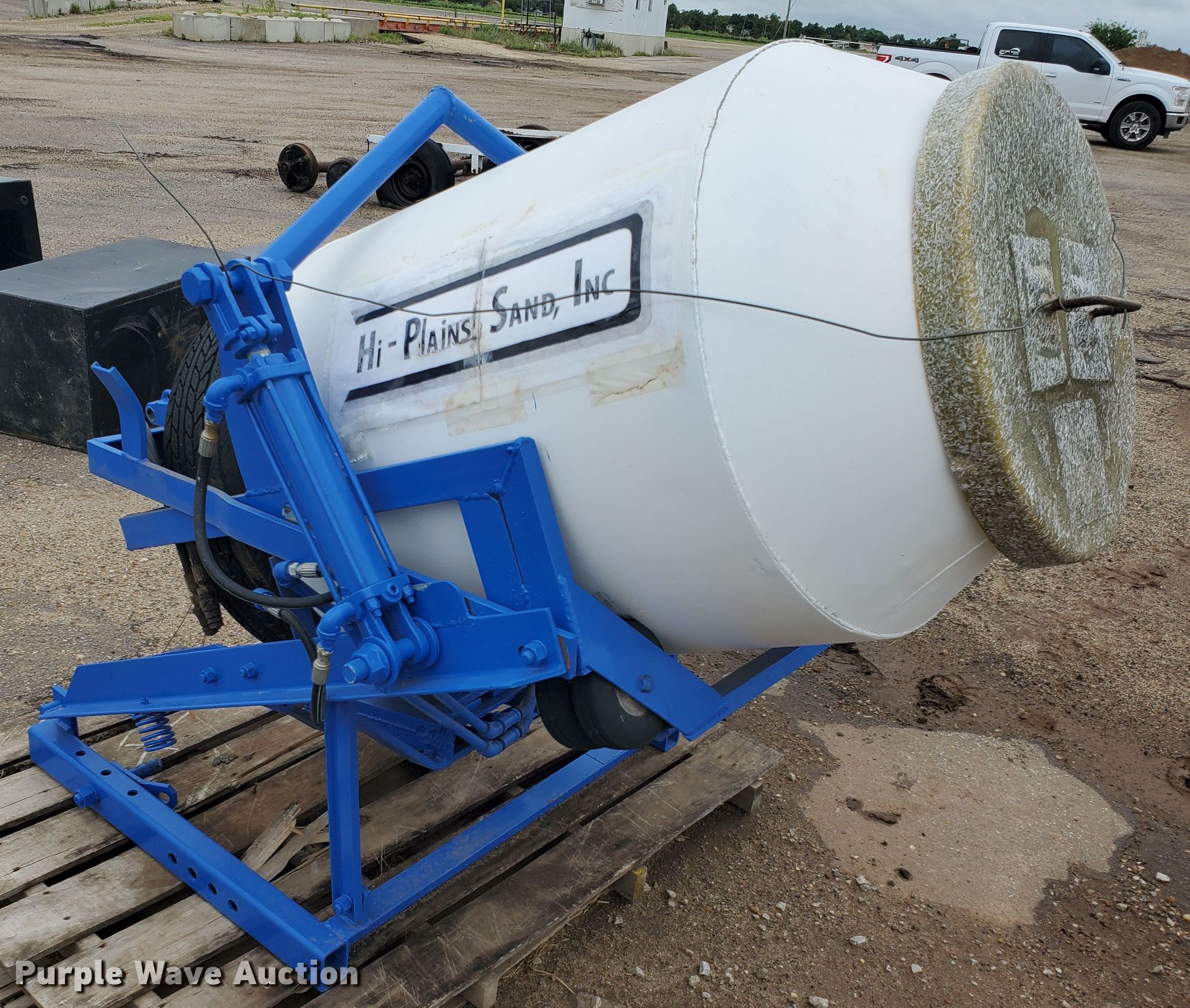 Concrete mixer in Kanopolis, KS Item DF7509 sold Purple Wave