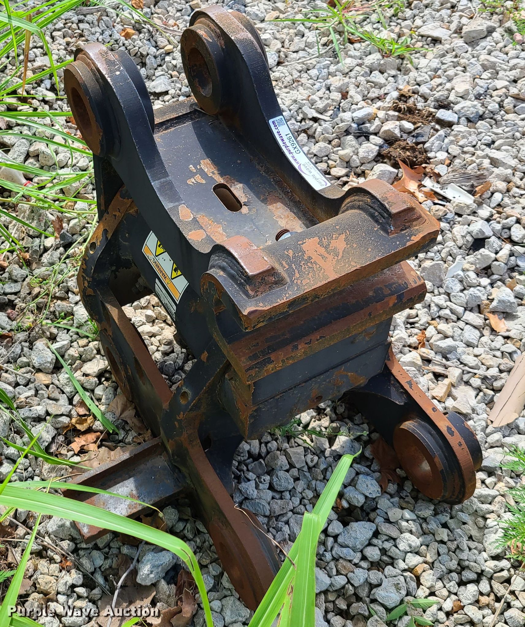 Helac Power Tilt PTS1068007 excavator adapter in Kansas City, MO
