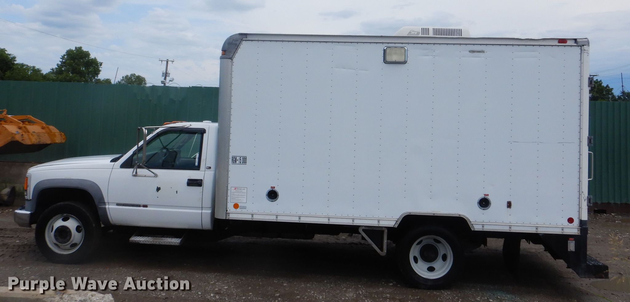 2000 GMC Sierra 3500 box truck in Tulsa, OK Item HJ9800 sold Purple