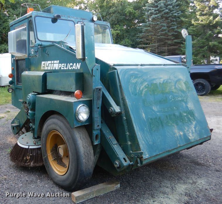 image for item DA8397 1987 Elgin Pelican street sweeper