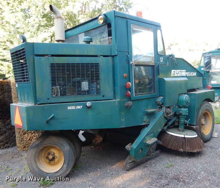 image for item DA8397 1987 Elgin Pelican street sweeper