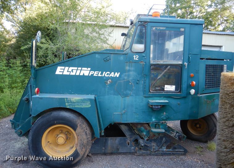 image for item DA8397 1987 Elgin Pelican street sweeper