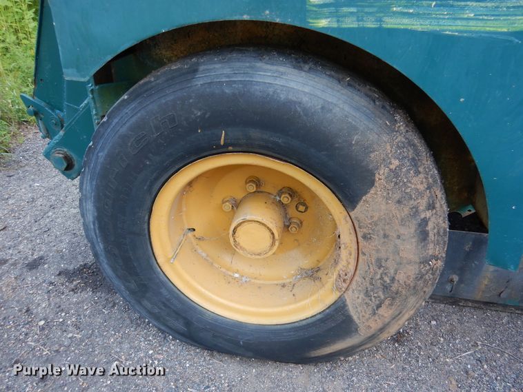 image for item DA8397 1987 Elgin Pelican street sweeper