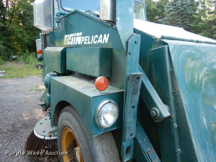 image for item DA8397 1987 Elgin Pelican street sweeper