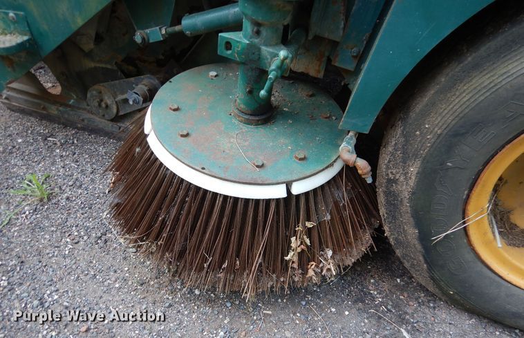 image for item DA8397 1987 Elgin Pelican street sweeper