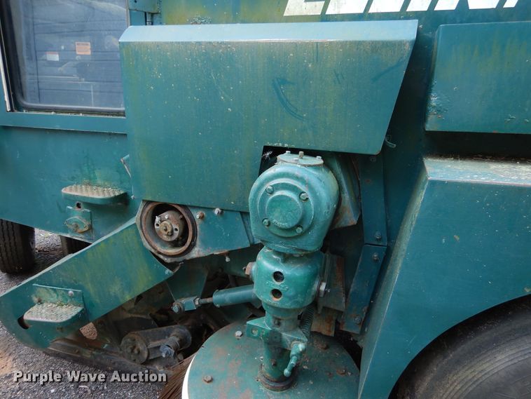 image for item DA8397 1987 Elgin Pelican street sweeper