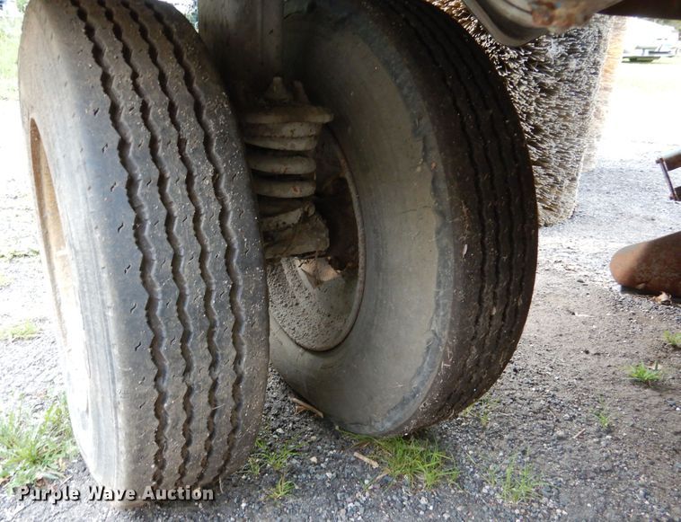 image for item DA8397 1987 Elgin Pelican street sweeper