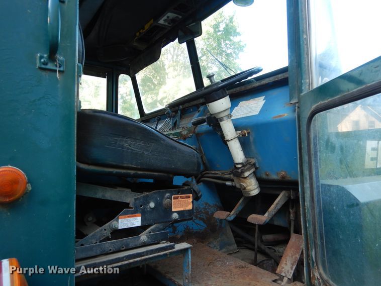 image for item DA8397 1987 Elgin Pelican street sweeper