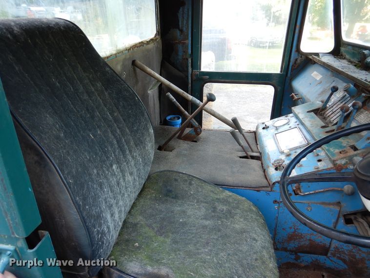 image for item DA8397 1987 Elgin Pelican street sweeper