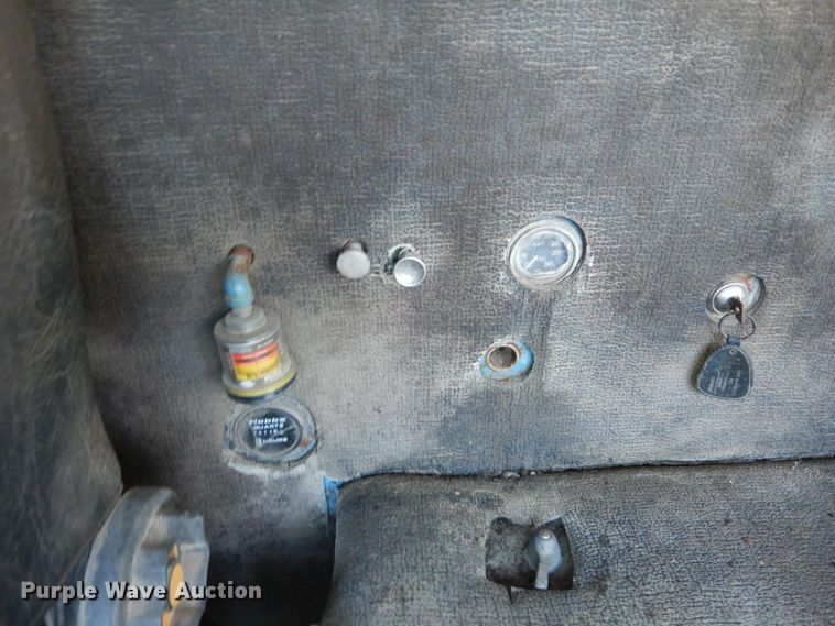 image for item DA8397 1987 Elgin Pelican street sweeper