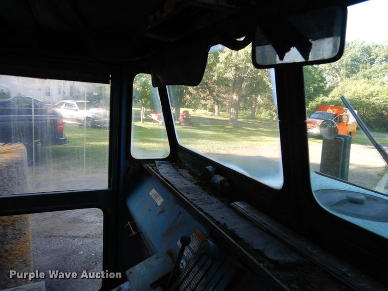 image for item DA8397 1987 Elgin Pelican street sweeper