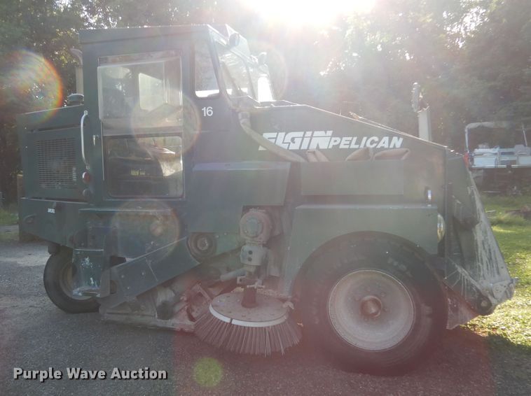 image for item DA8398 1992 Elgin Pelican  street sweeper