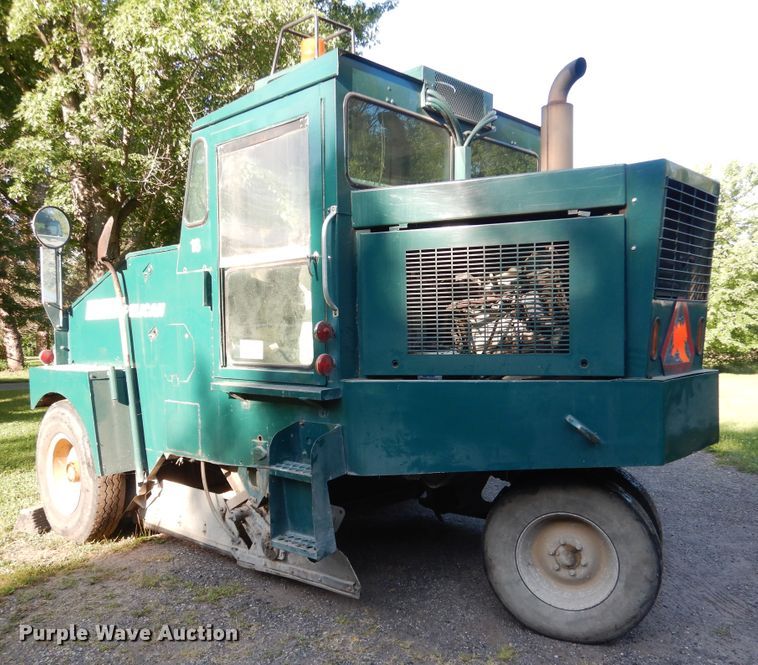 image for item DA8398 1992 Elgin Pelican  street sweeper