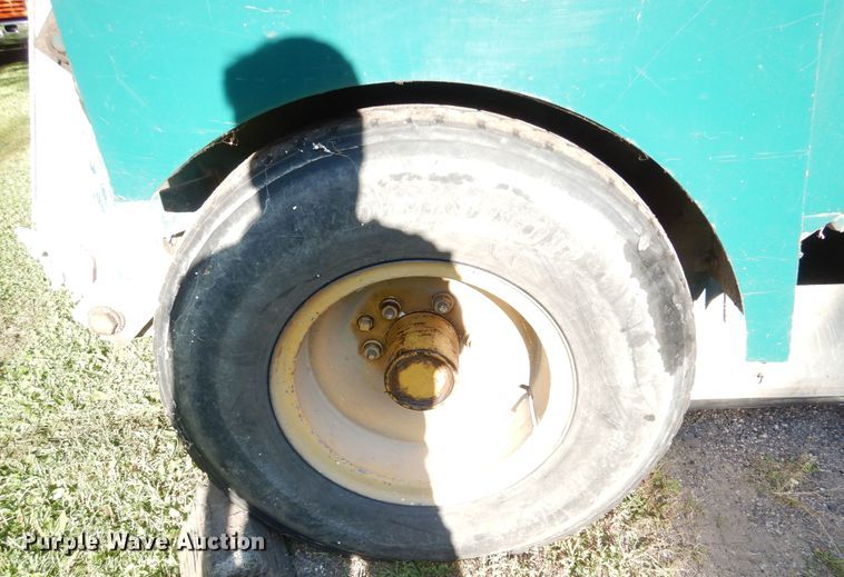 image for item DA8398 1992 Elgin Pelican  street sweeper