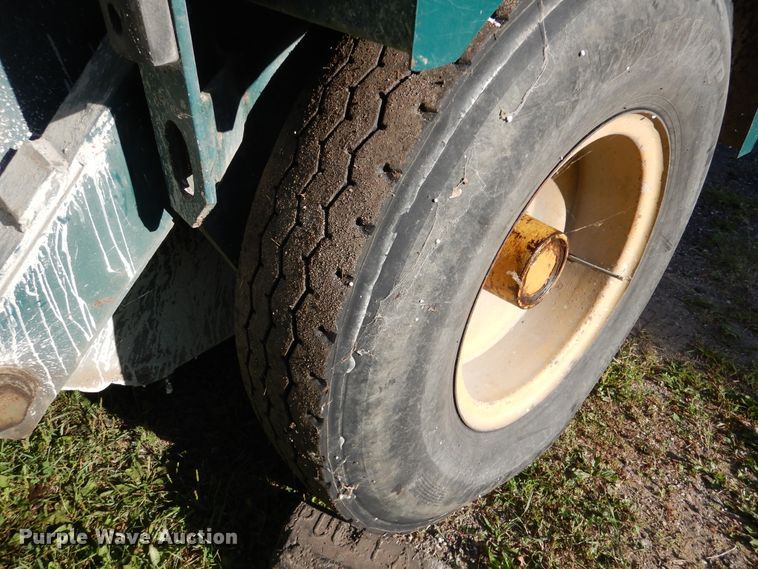 image for item DA8398 1992 Elgin Pelican  street sweeper