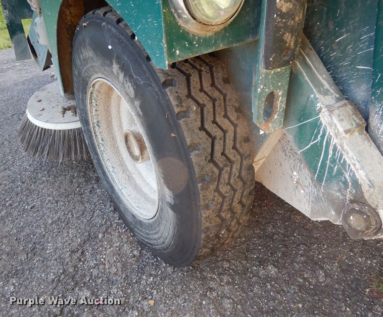 image for item DA8398 1992 Elgin Pelican  street sweeper