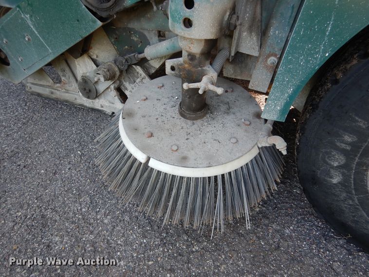 image for item DA8398 1992 Elgin Pelican  street sweeper