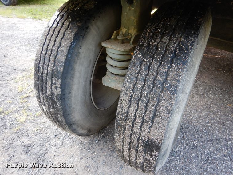 image for item DA8398 1992 Elgin Pelican  street sweeper