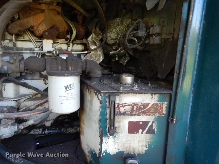 image for item DA8398 1992 Elgin Pelican  street sweeper