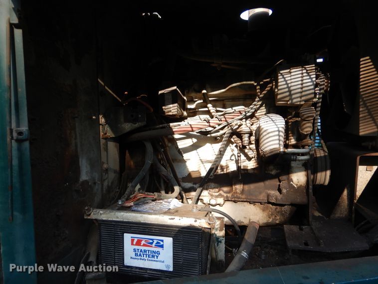 image for item DA8398 1992 Elgin Pelican  street sweeper