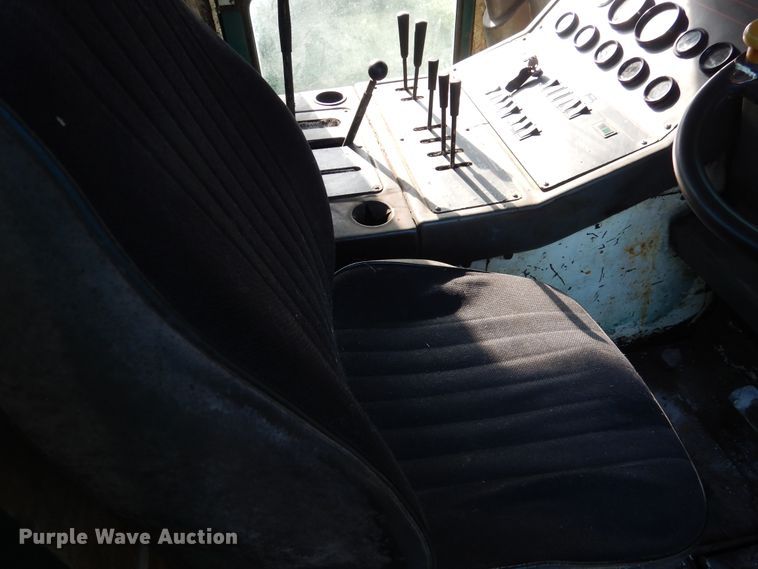 image for item DA8398 1992 Elgin Pelican  street sweeper