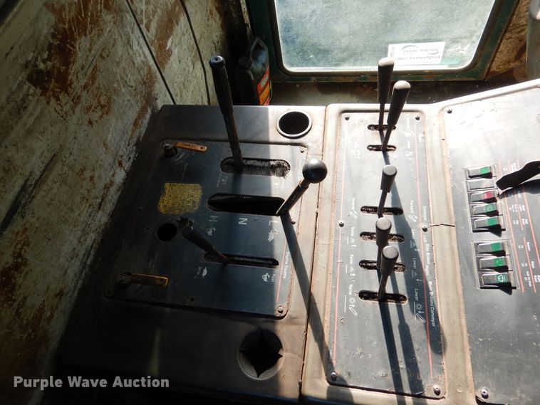 image for item DA8398 1992 Elgin Pelican  street sweeper