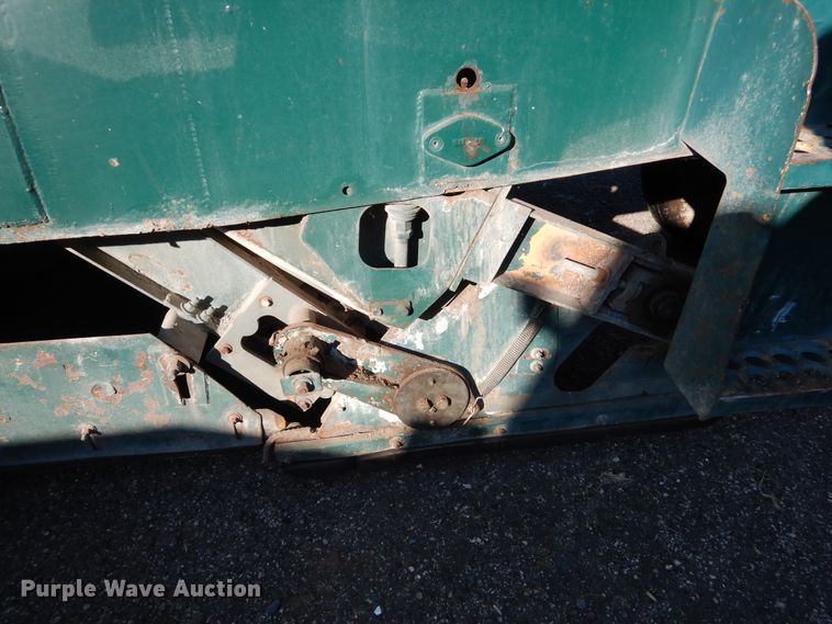 image for item DA8399 1993 Elgin Pelican  street sweeper