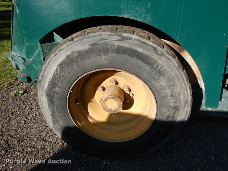 image for item DA8399 1993 Elgin Pelican  street sweeper