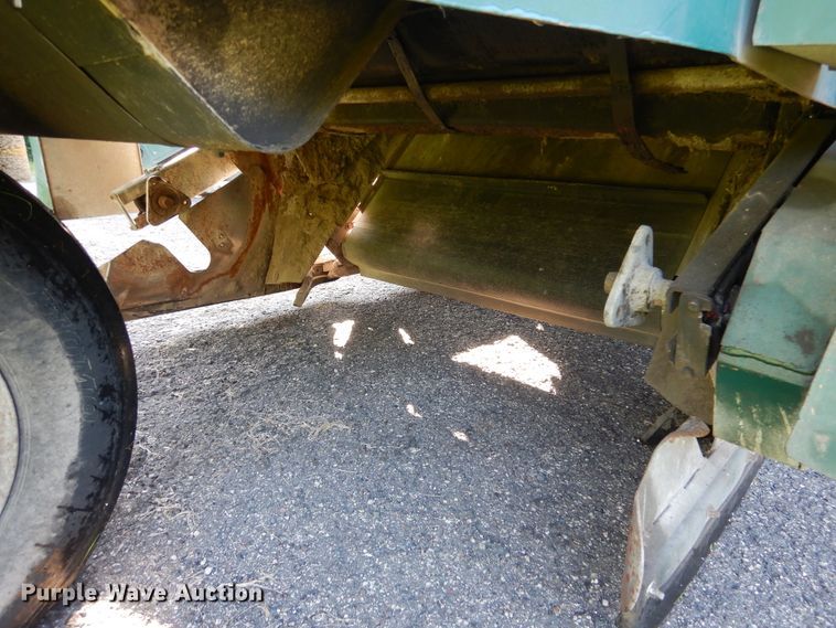 image for item DA8399 1993 Elgin Pelican  street sweeper