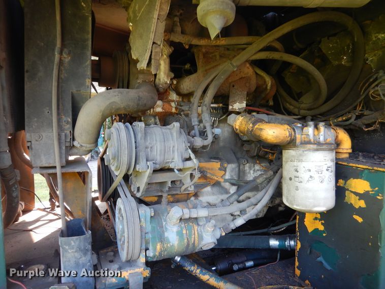 image for item DA8399 1993 Elgin Pelican  street sweeper