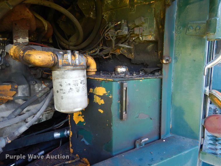 image for item DA8399 1993 Elgin Pelican  street sweeper