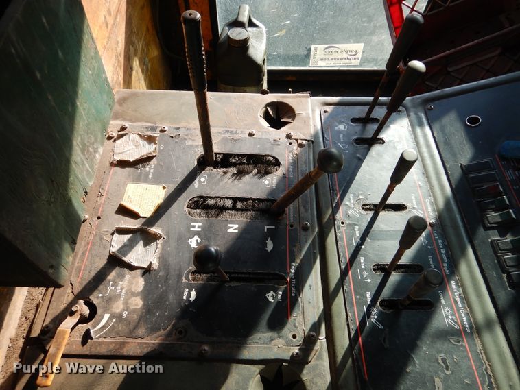 image for item DA8399 1993 Elgin Pelican  street sweeper