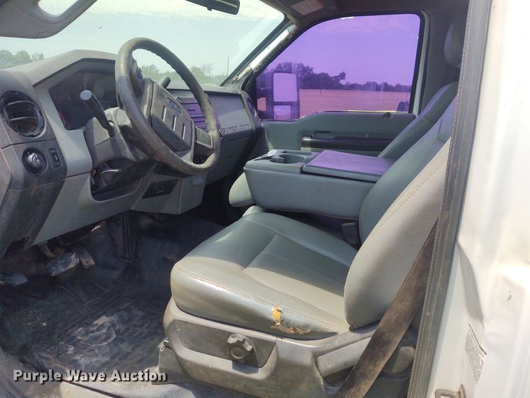 image for item DE7035 2012 Ford F550 Super Duty  truck cab and chassis