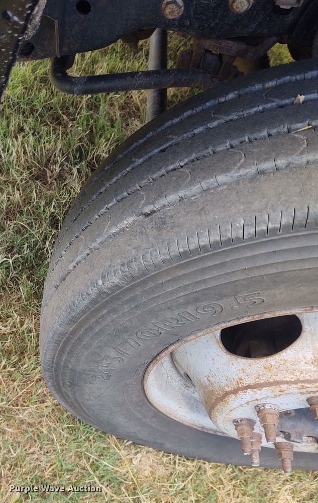 image for item DE7035 2012 Ford F550 Super Duty  truck cab and chassis