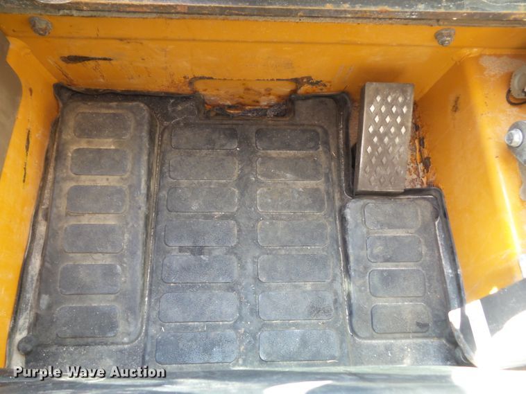 image for item DF0856 2012 Case SR200  skid steer loader