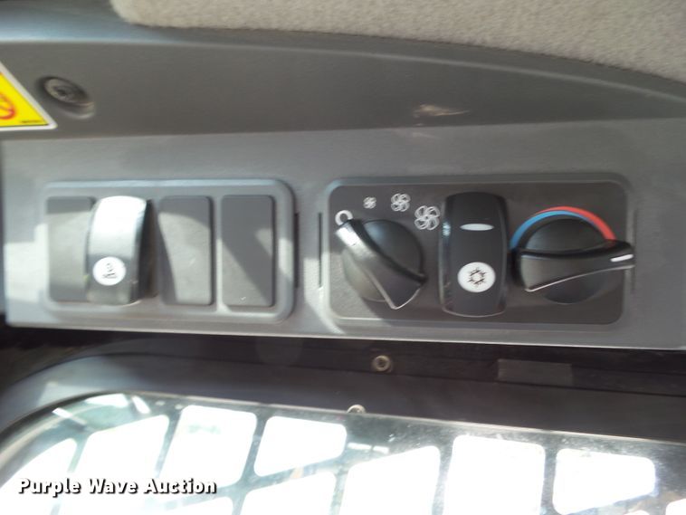 image for item DF0867 2013 Caterpillar 299D  tracked skid steer loader