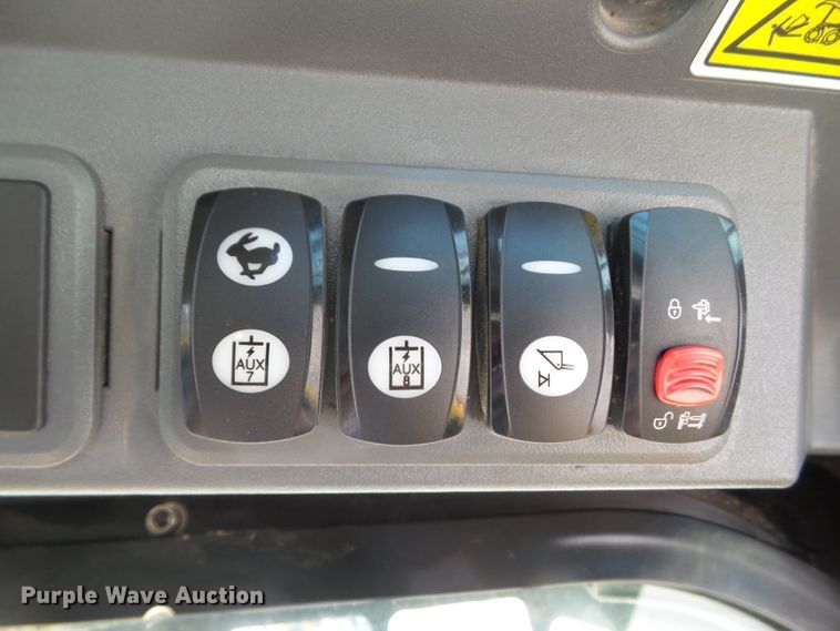 image for item DF0867 2013 Caterpillar 299D  tracked skid steer loader