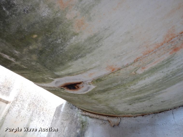 image for item DF4154 17,000 gallon fuel tank