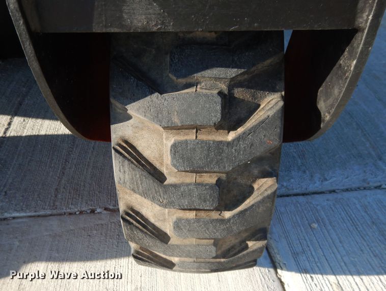 image for item DF5271 Bobcat 25 skid steer dump hopper