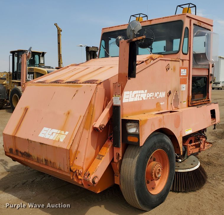 image for item DF5602 1996 Elgin Pelican P  steet sweeper