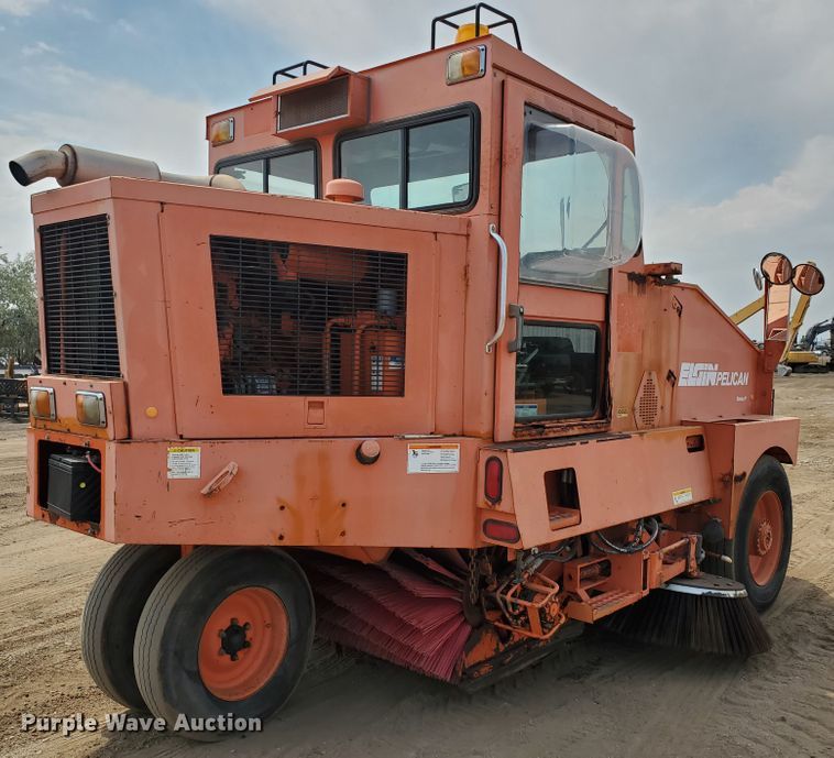 image for item DF5602 1996 Elgin Pelican P  steet sweeper