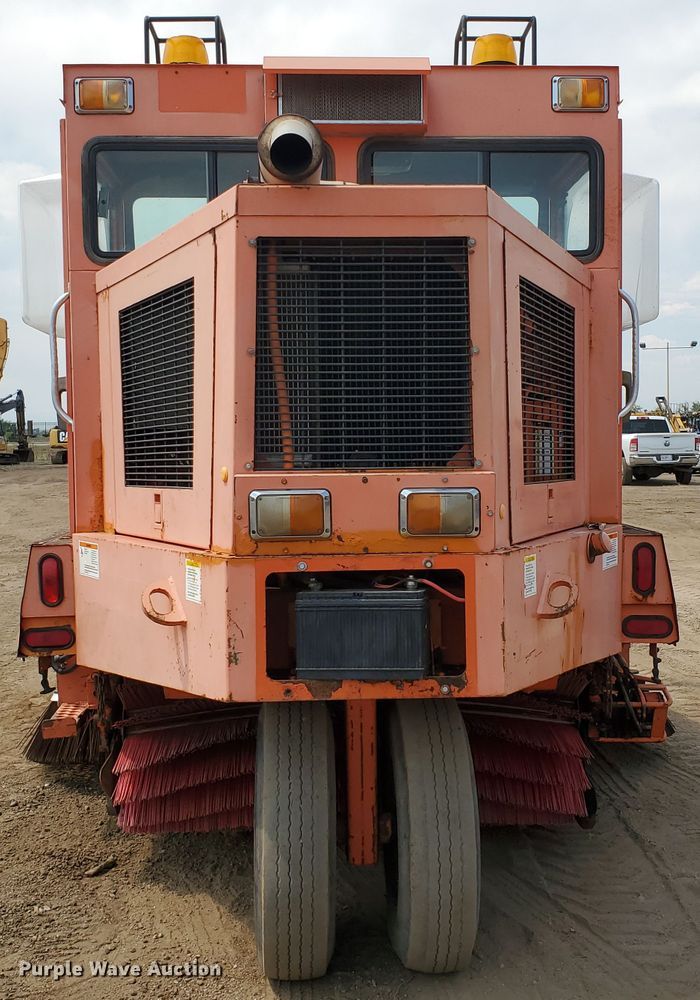 image for item DF5602 1996 Elgin Pelican P  steet sweeper