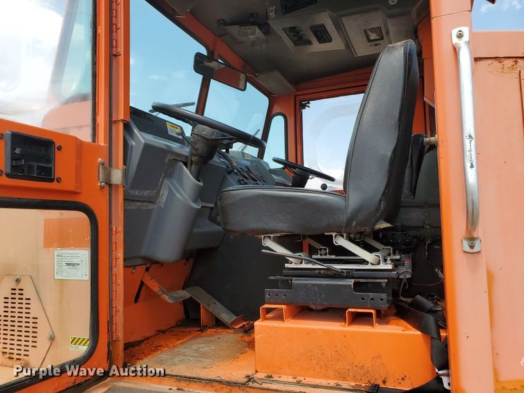 image for item DF5602 1996 Elgin Pelican P  steet sweeper