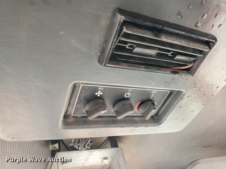 image for item DF5602 1996 Elgin Pelican P  steet sweeper