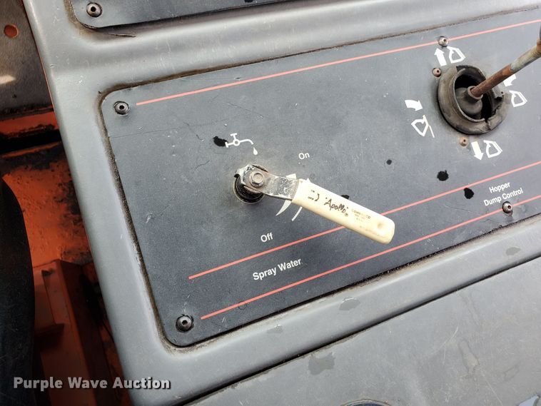 image for item DF5602 1996 Elgin Pelican P  steet sweeper