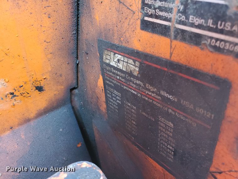 image for item DF5602 1996 Elgin Pelican P  steet sweeper