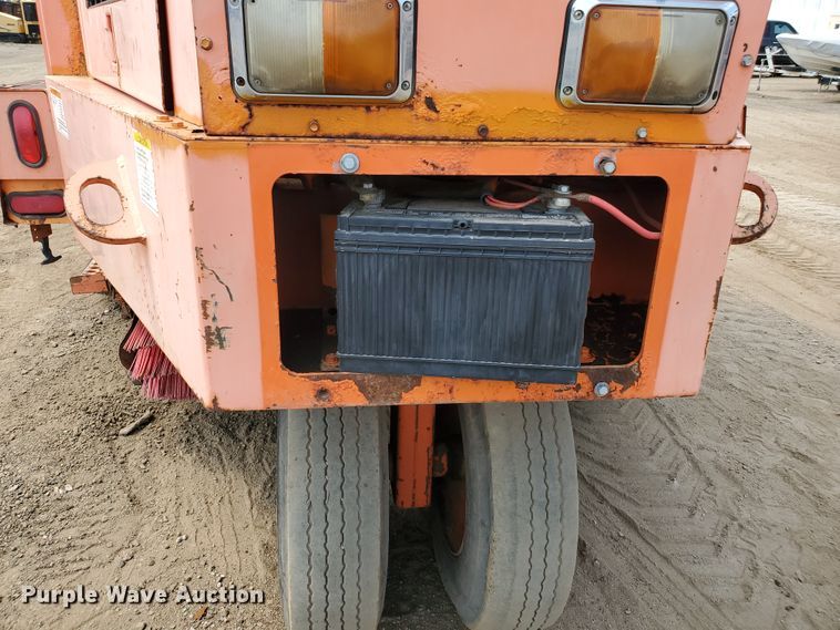 image for item DF5602 1996 Elgin Pelican P  steet sweeper