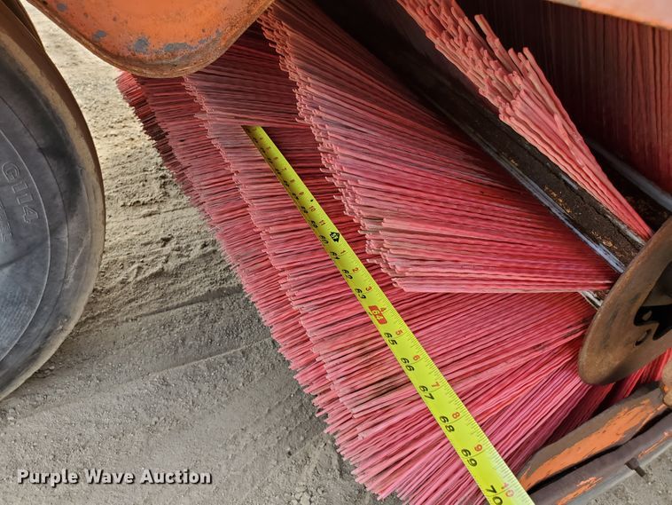 image for item DF5602 1996 Elgin Pelican P  steet sweeper