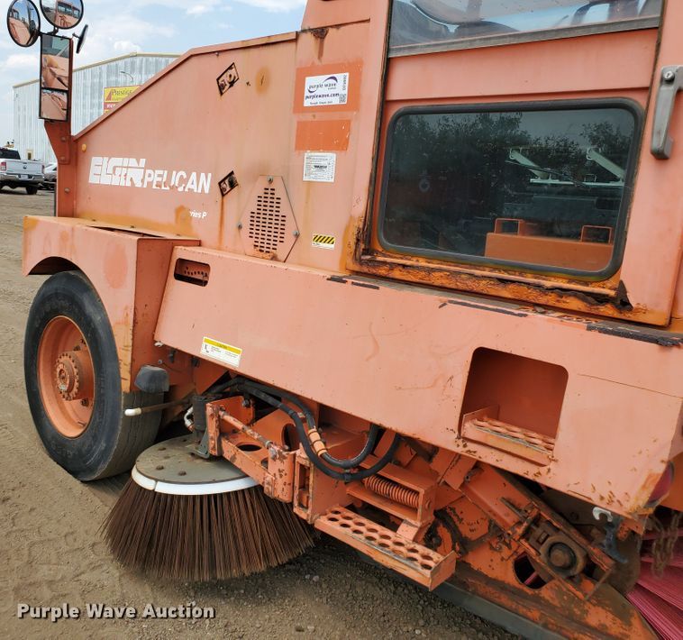 image for item DF5602 1996 Elgin Pelican P  steet sweeper